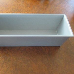 Focus Foodservice Commercial Bakeware 1.5 pound Pullman Pan 843018020611